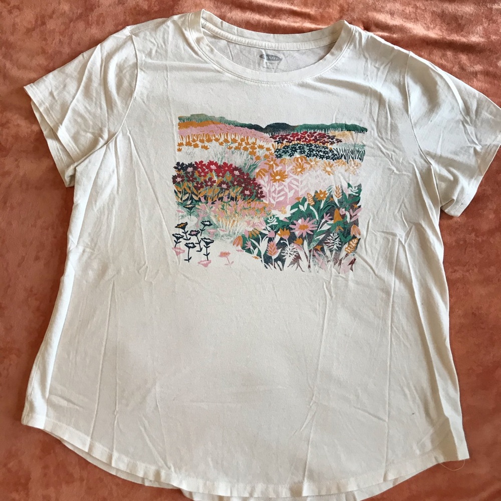 Old Navy “everywear” pattern tee